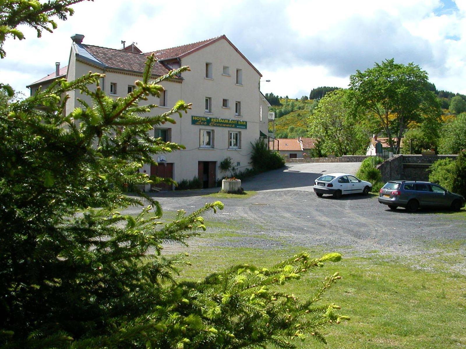 Logis Hotel Restaurant Les Cevennes Saint-Cirgues-en-Montagne Exterior foto