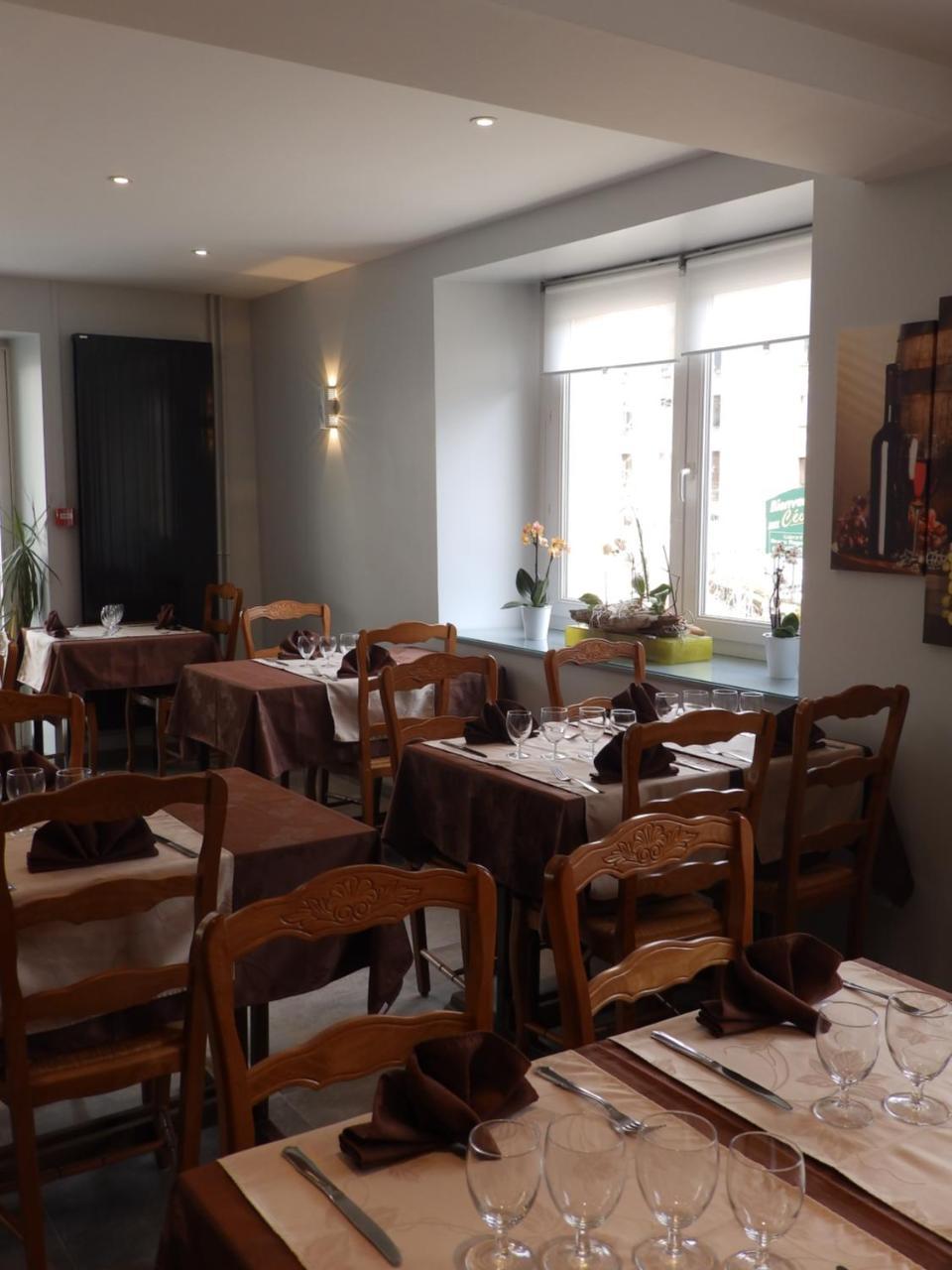 Logis Hotel Restaurant Les Cevennes Saint-Cirgues-en-Montagne Exterior foto